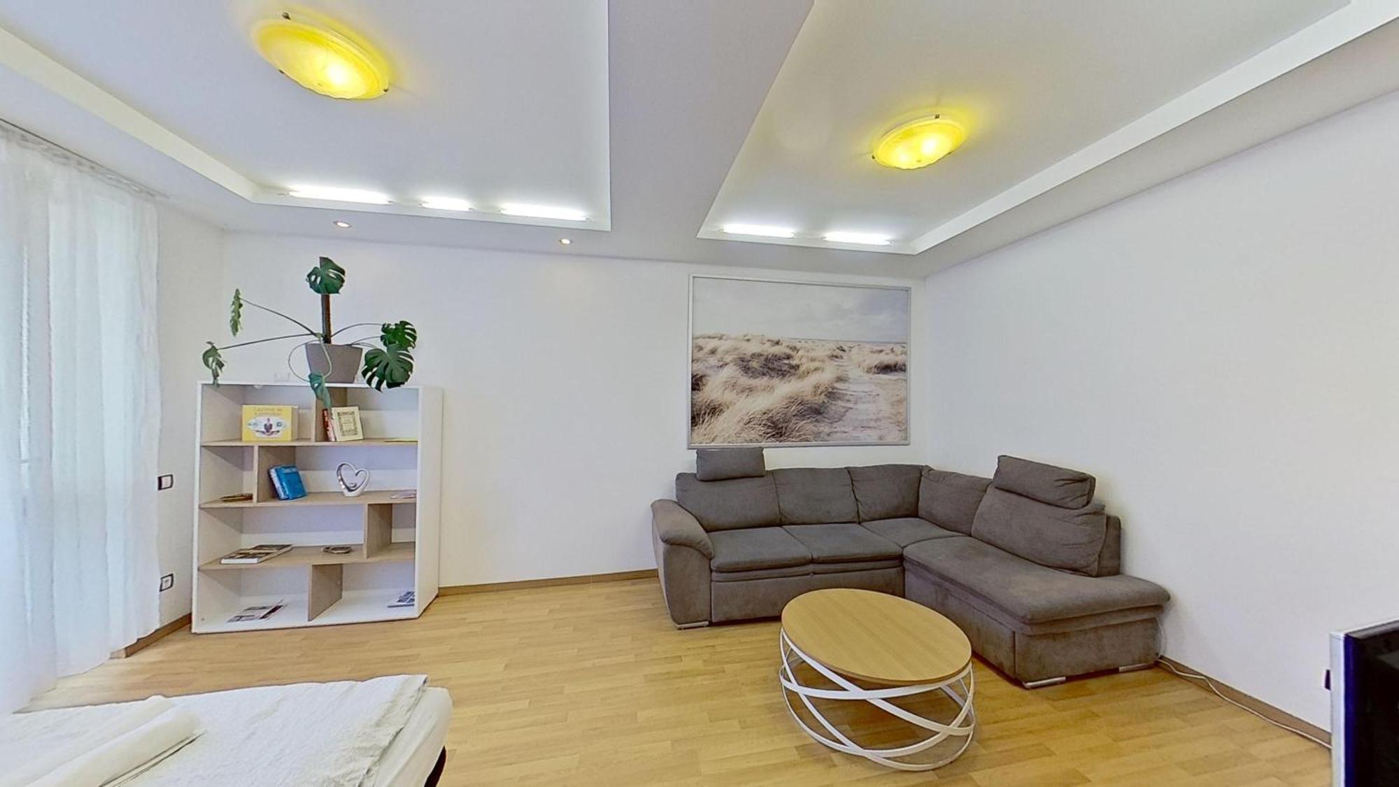 2Br Apt With Free Garage Parking, Close To The Historic Centre Bratislava Exterior foto