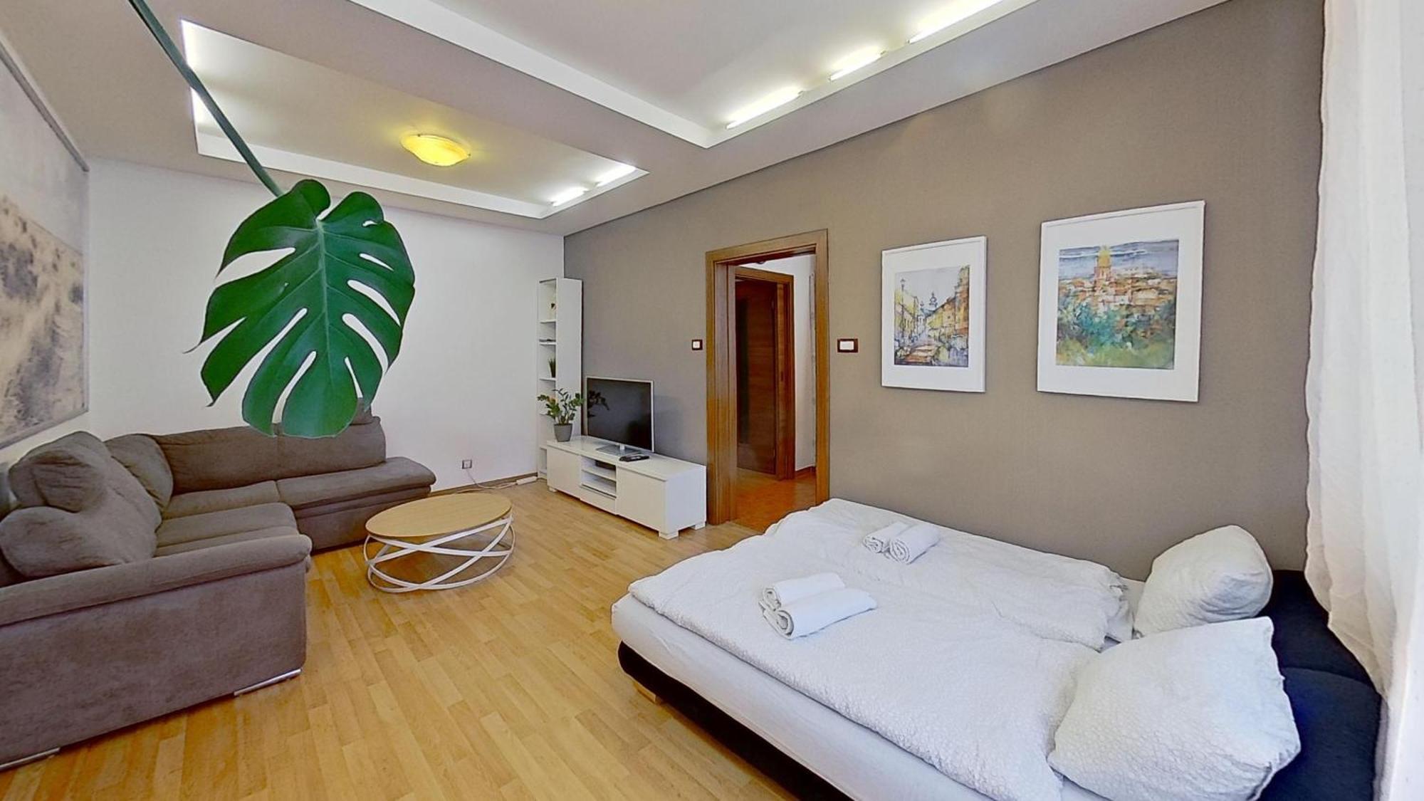 2Br Apt With Free Garage Parking, Close To The Historic Centre Bratislava Exterior foto